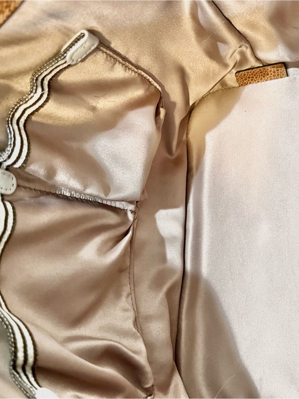 Henri Bendel #7 Quilted Nappa Leather Drawstring Bucket Bag Cognac Shimmery NEW - Picture 9 of 9